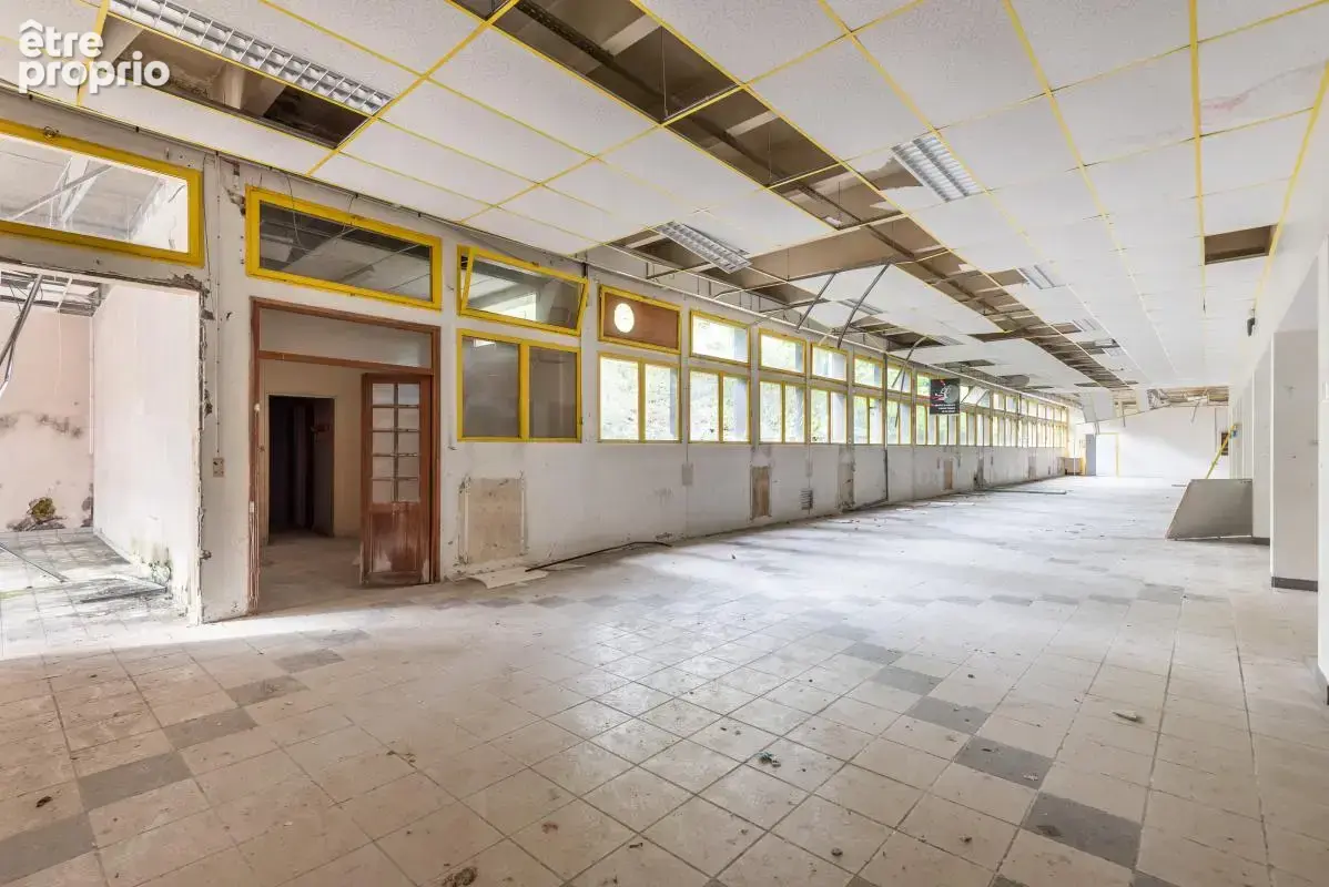 Bureaux - 2 141 m² - Saint-Flour (15) - photo 11