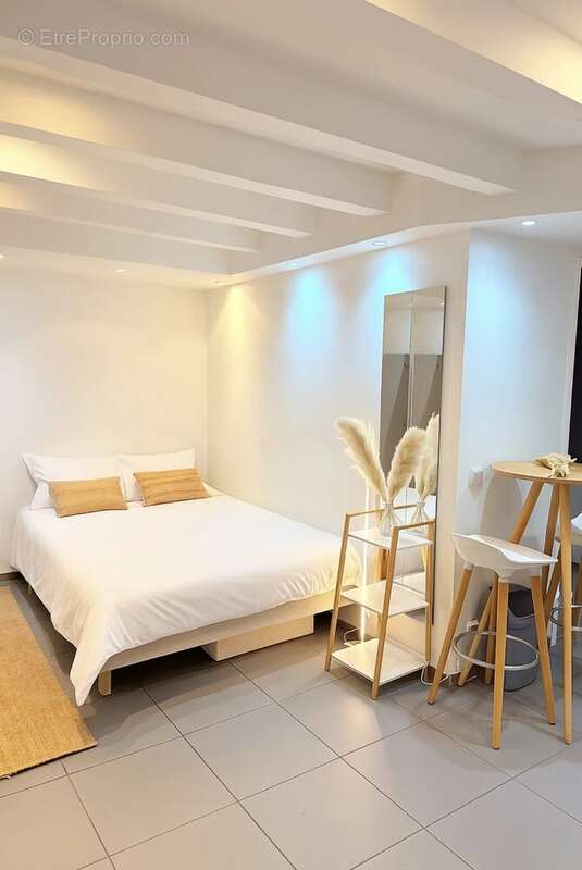 Maison à SAINT-LAURENT-DU-VAR