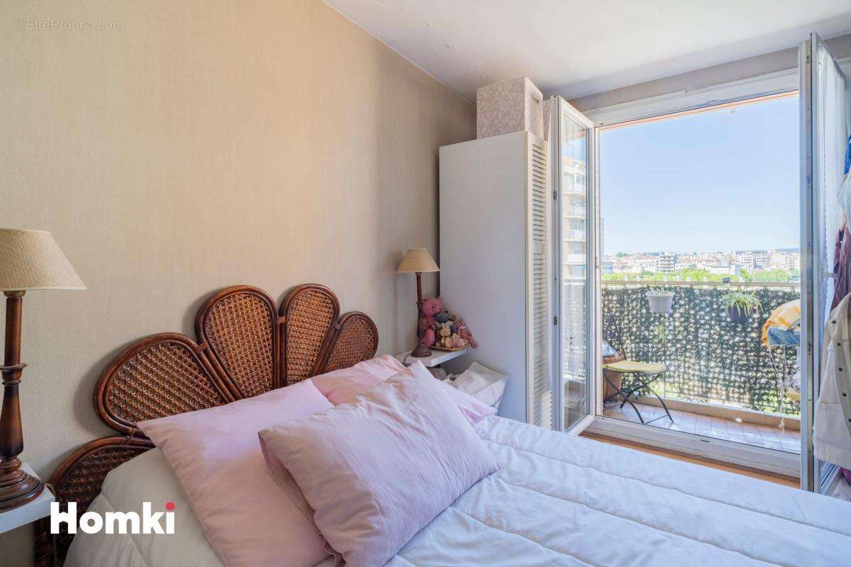 Appartement à MARSEILLE-5E
