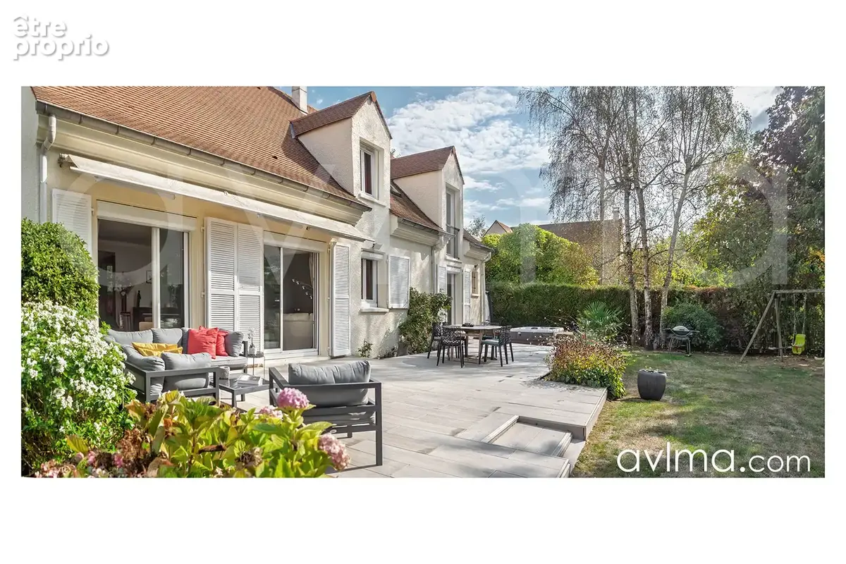 Belle maison familiale sur un terrain de 905m2 avec jacuzzi - Résidence avec tennis et piscine - photo 2