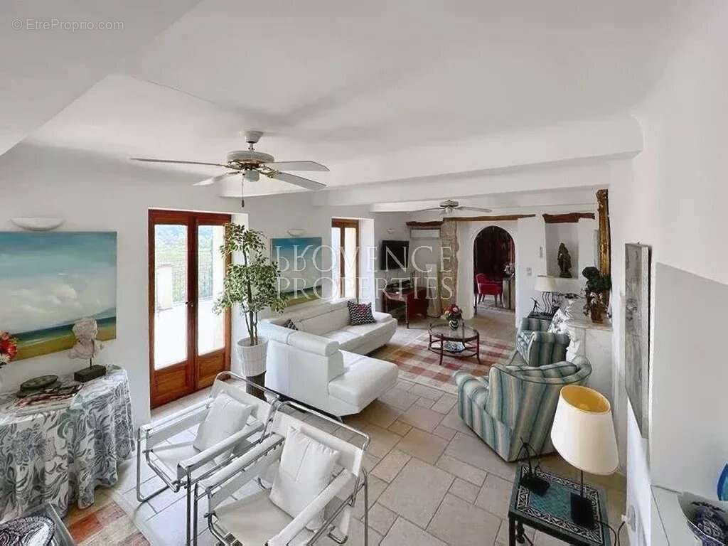 Maison à CORRENS
