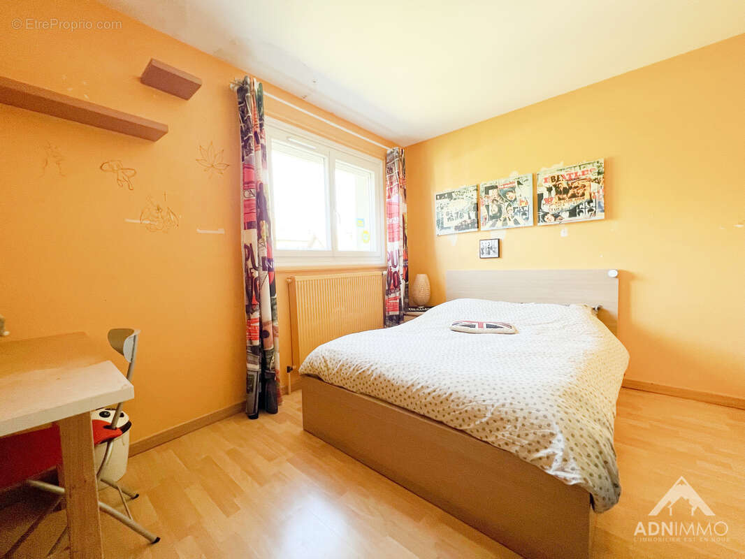 Maison à SAINT-GENIS-POUILLY