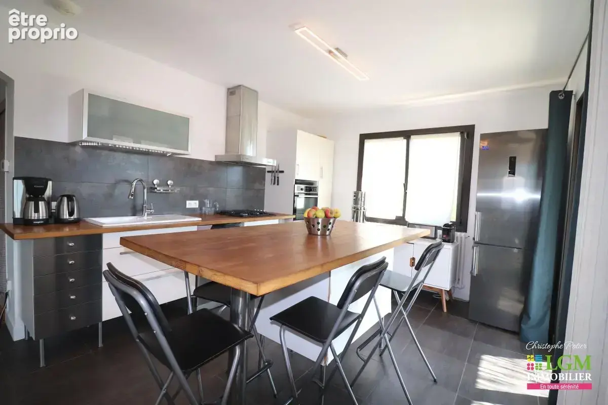 VALRÉAS (84) - Maison familiale lumineuse de 173 m² avec 4 chambres au fort potentiel d'aménagement - photo 7