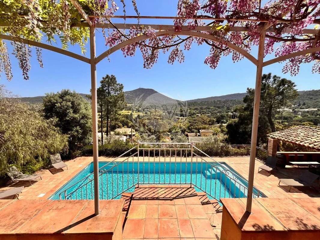 Maison à PLAN-DE-LA-TOUR