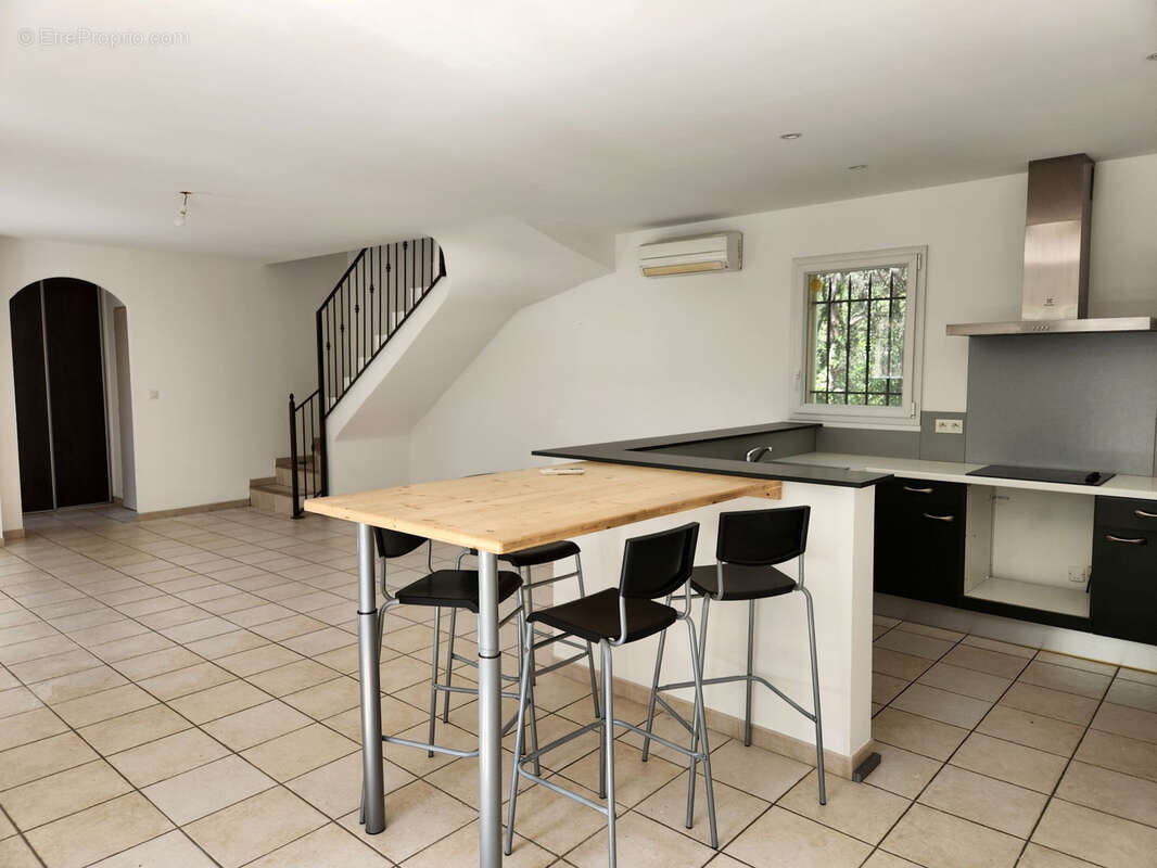 Maison à MERINDOL-LES-OLIVIERS