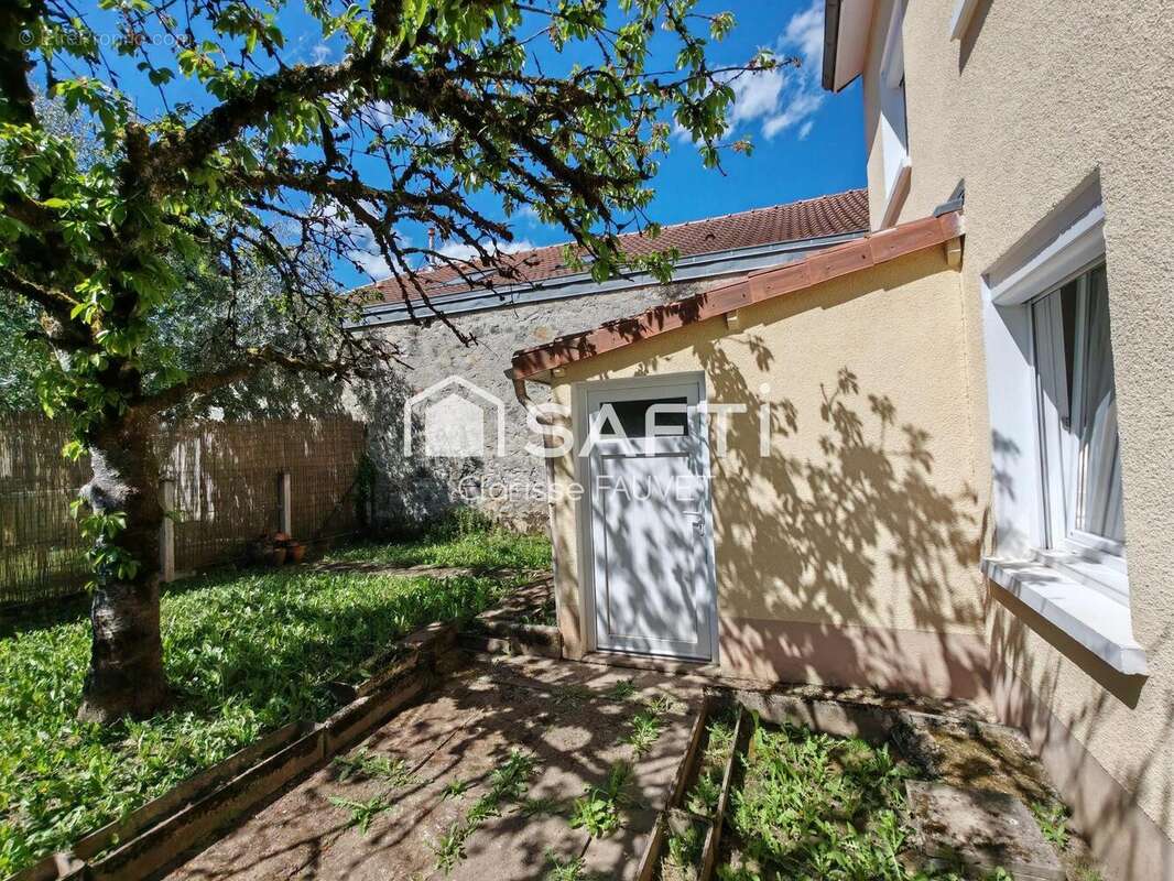 Maison 96 m² à Limoges  - photo 9