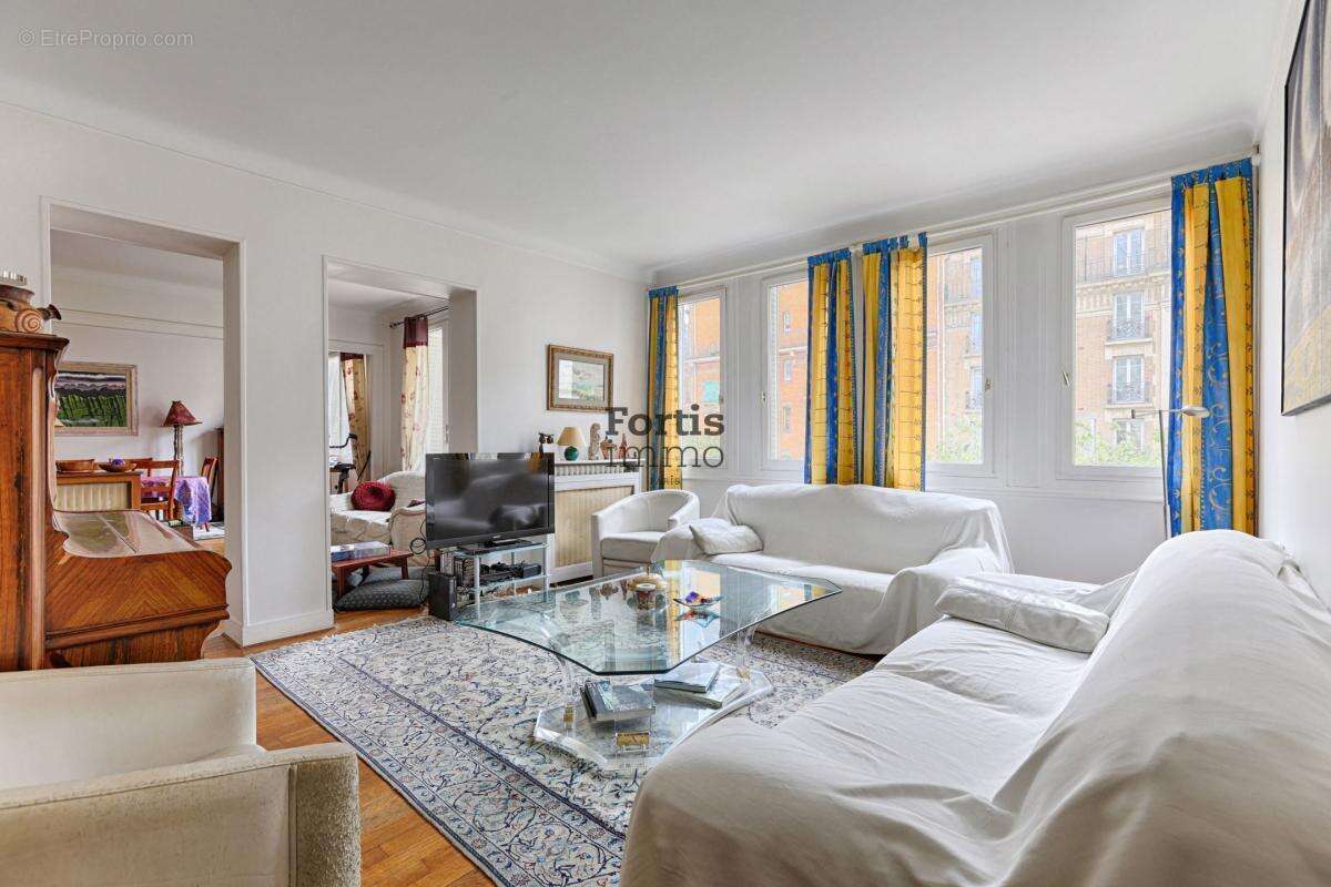 Paris 15 - rue vaugirard - f7 / 4 chambres  2 balcons - photo 2