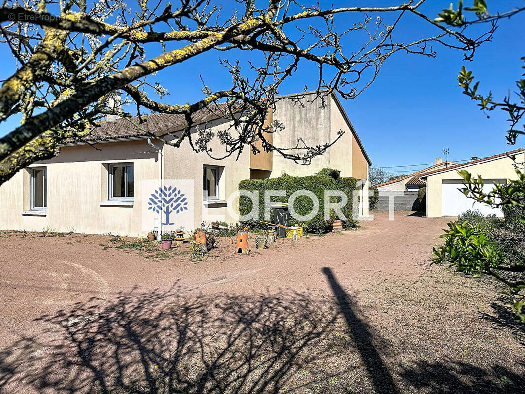Maison à OIRON