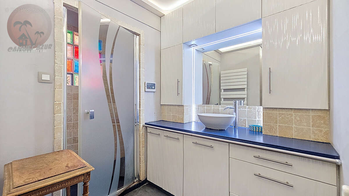 CANNES-LA-BOCCA à vendre maison 6 pièces de 131 m2 sur un terrain de 386 m2 avec piscine hors sol - photo 11