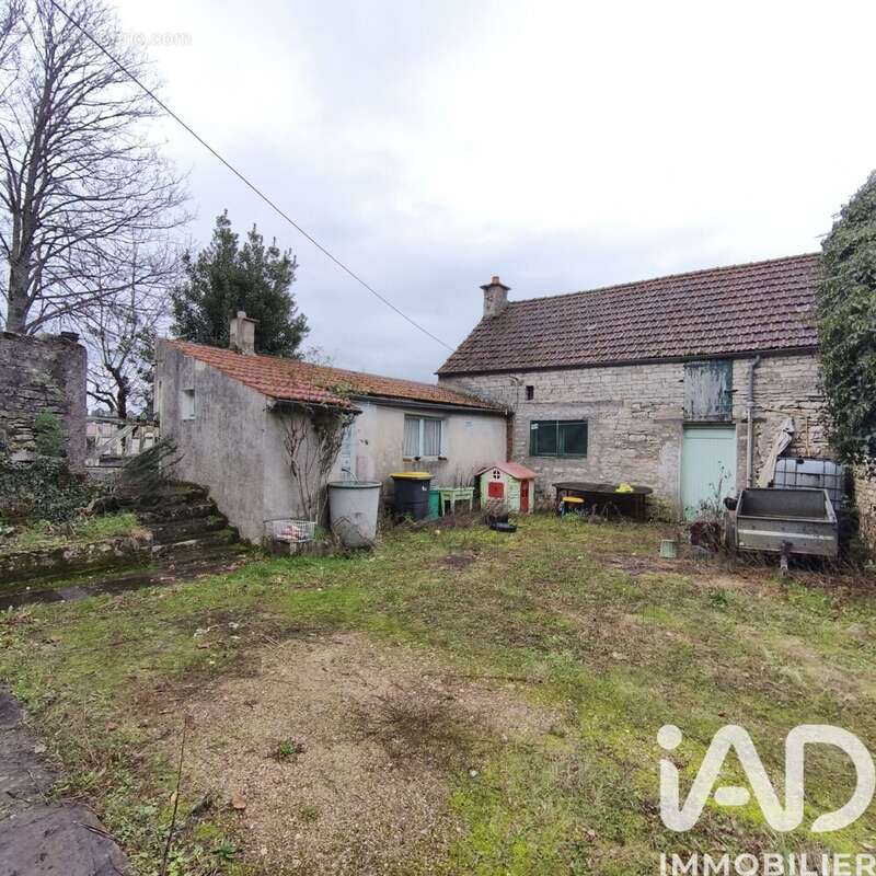 Photo 3 - Maison à CHATEL-GERARD