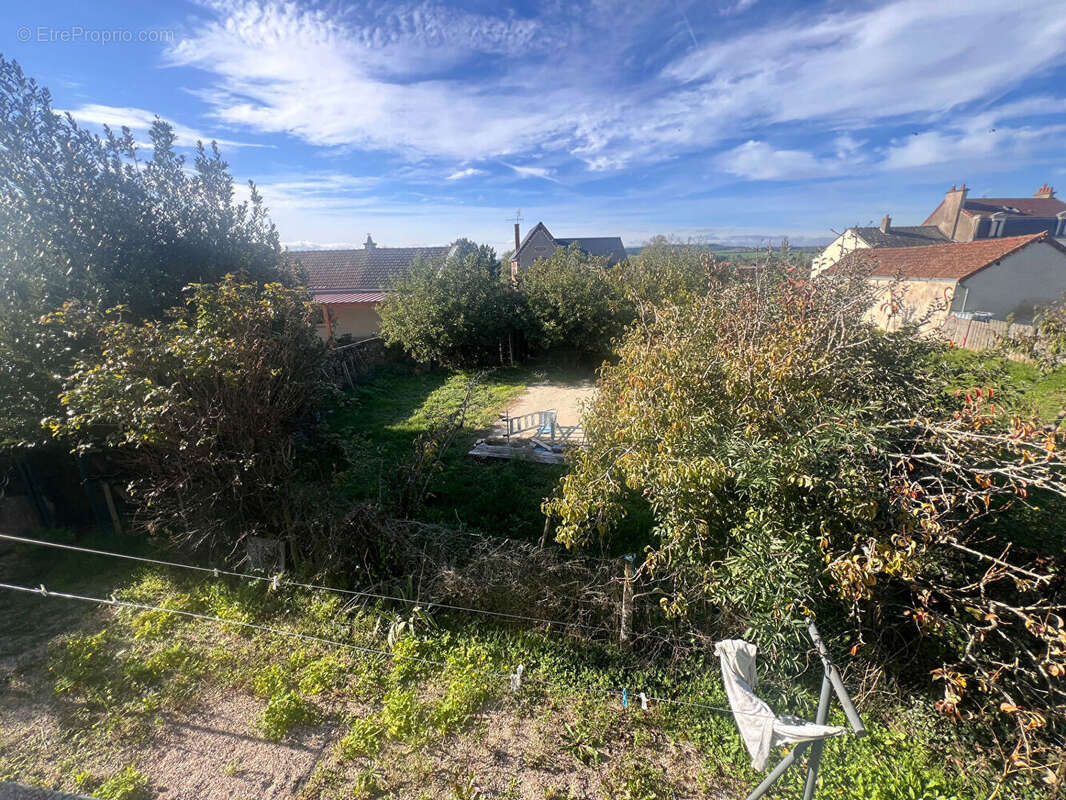 Maison à TOULON-SUR-ARROUX