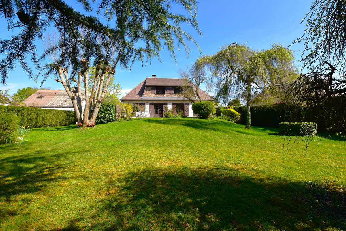 Maison à LES ESSARTS-LE-ROI
