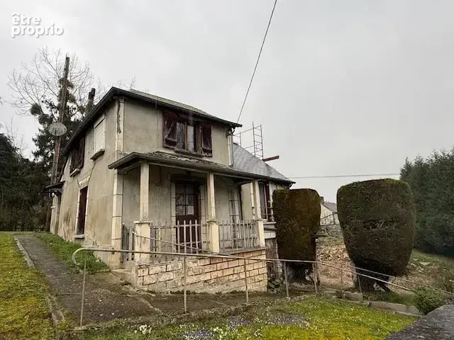 Maison à SAINT-MARTIN-DE-BIENFAITE-LA-CRESSONNIERE