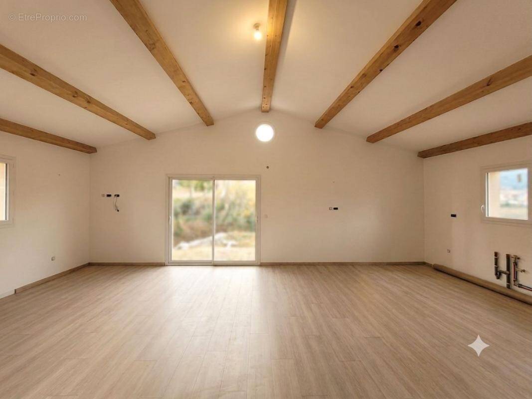 Maison à GINASSERVIS