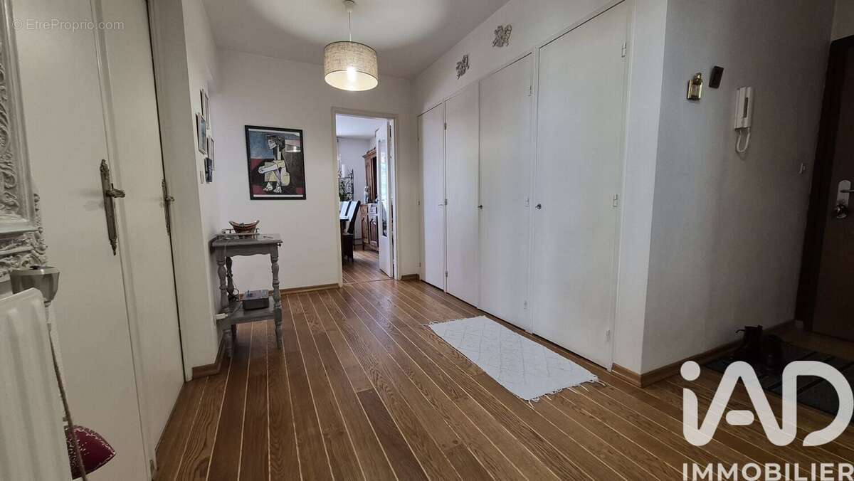 Photo 3 - Appartement à VILLEURBANNE
