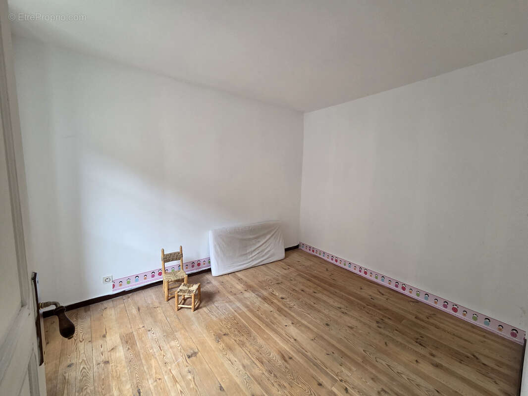 Autre à CHAMPAGNAC-LE-VIEUX