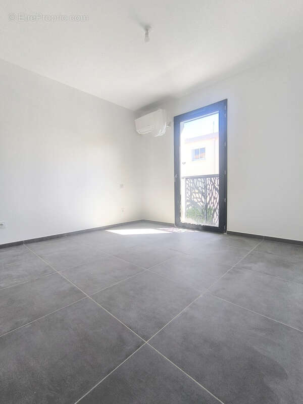 Appartement à SIX-FOURS-LES-PLAGES