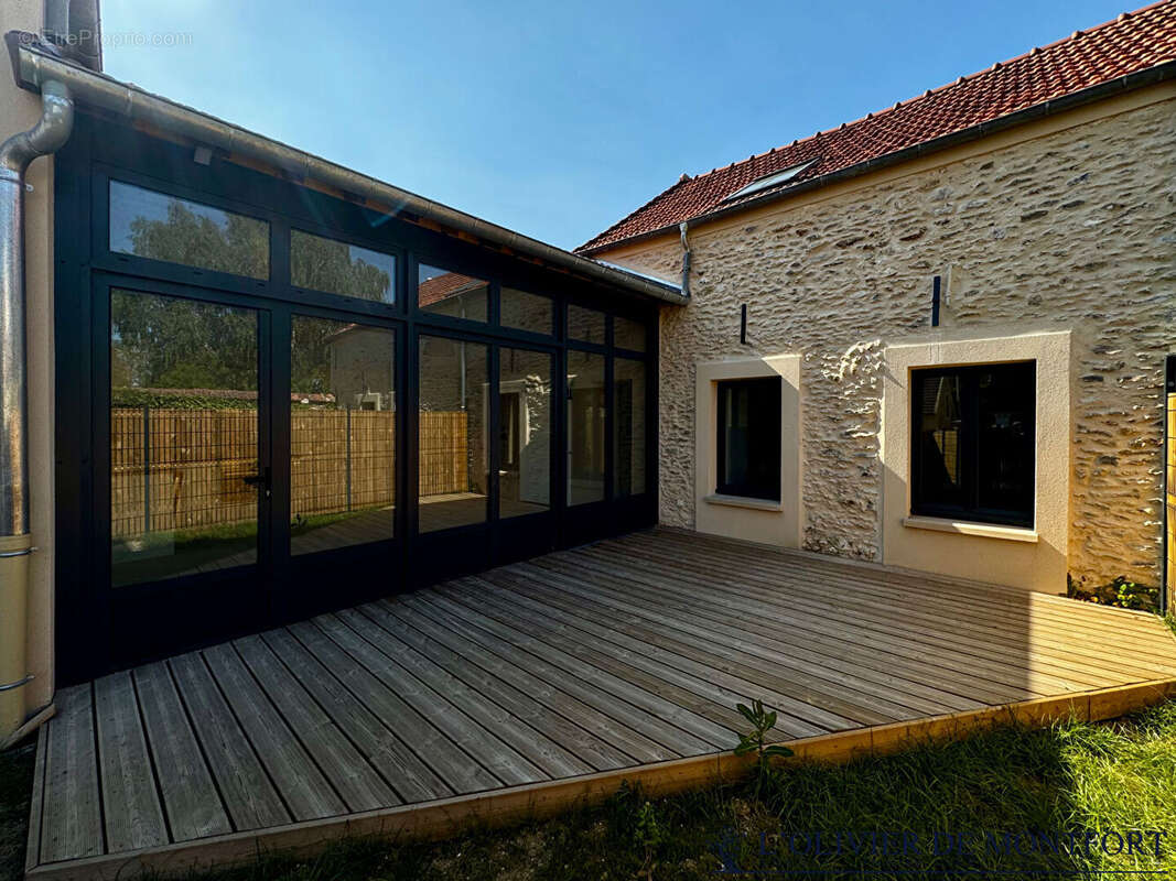 Maison de ville d'exception - 4 pièces, 112 m² au sol, calme et lumineux - photo 3