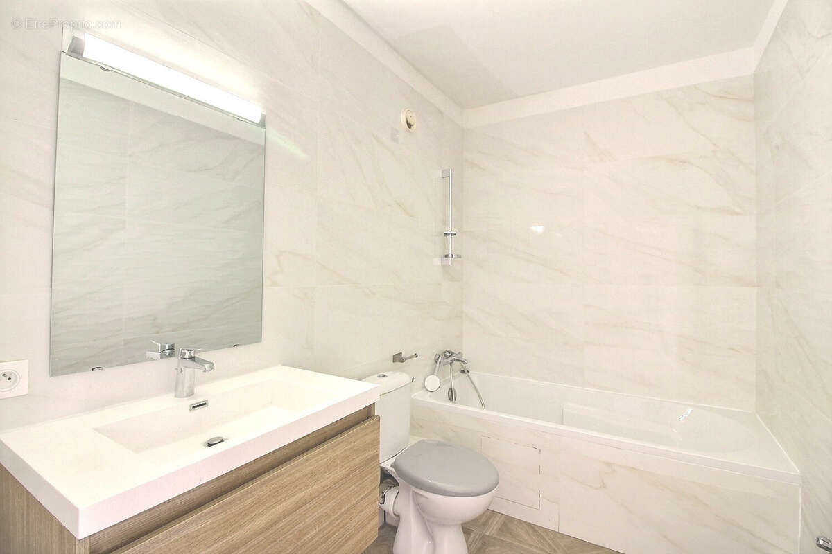 Appartement à MARSEILLE-5E
