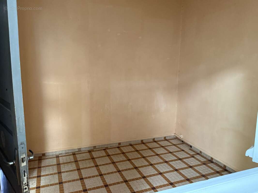 Commerce 74 m² à Les Abymes  - photo 8