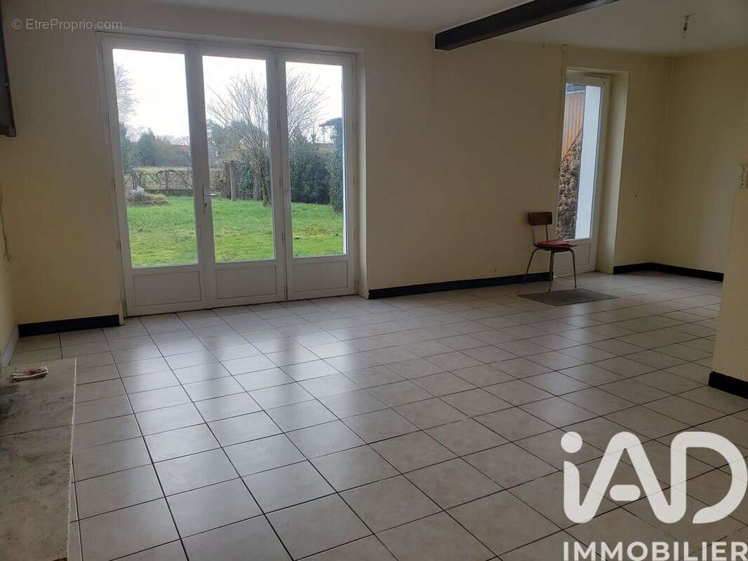 Maison 85 m² à Paizay-Naudouin-Embourie  - photo 3