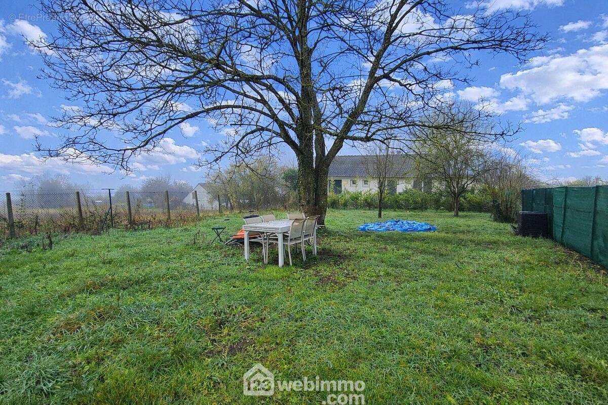 Un jardin plat. - Maison à PITHIVIERS