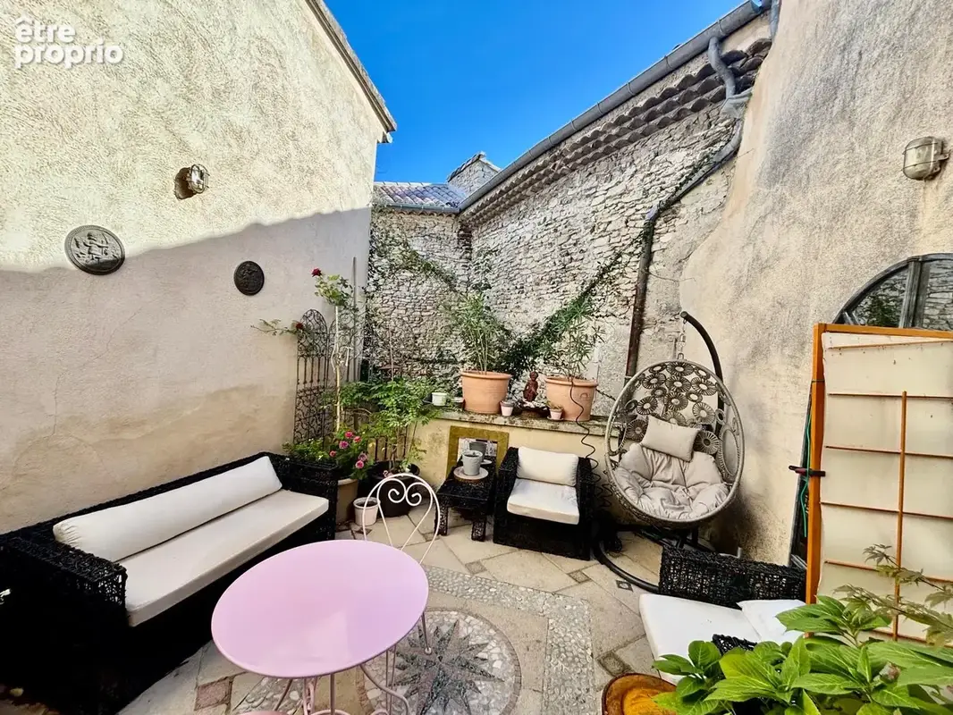 TAULIGNAN- Maison de village pleine de charme avec terrasse. - photo 35