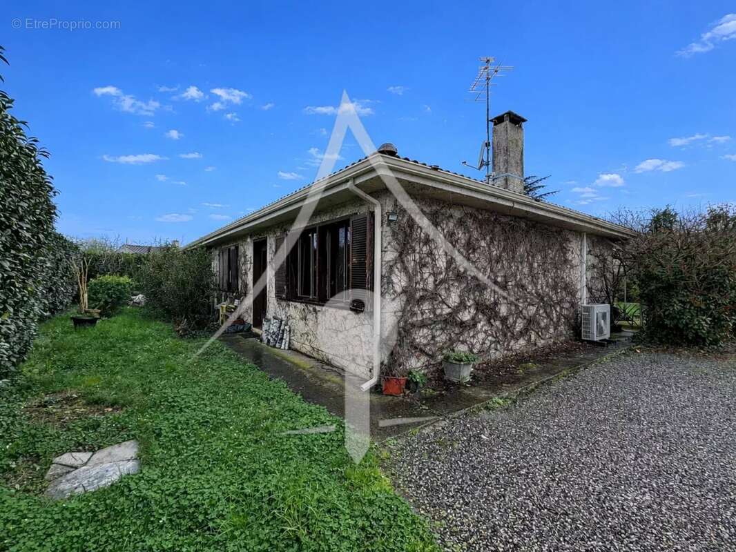 Maison à LONGAGES