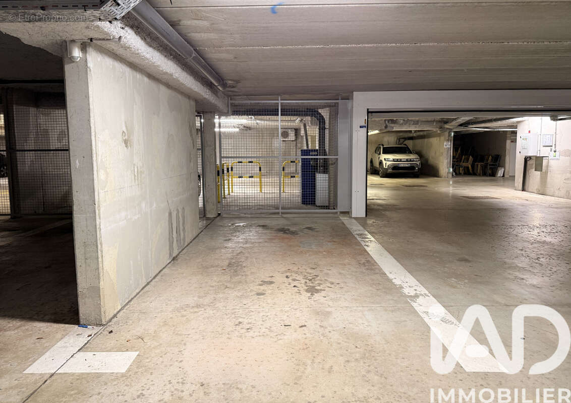 Photo 7 - Parking à GUYANCOURT