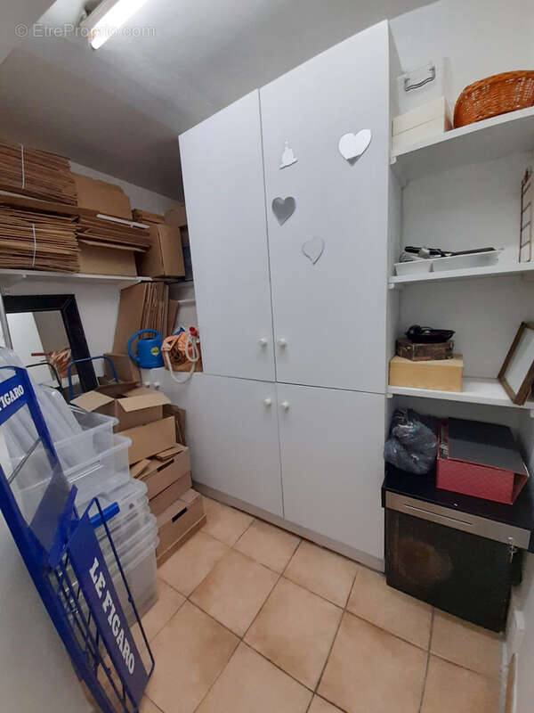 Commerce à PARIS-20E