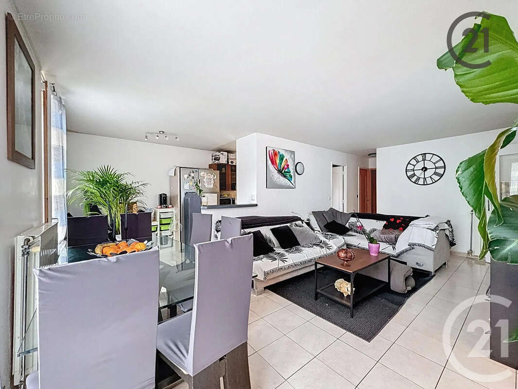 Appartement à NANDY