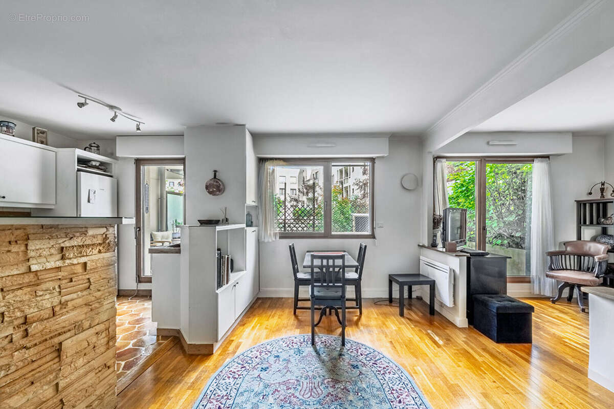 Appartement à ISSY-LES-MOULINEAUX