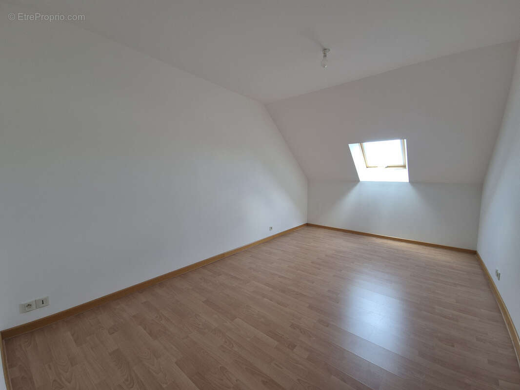 A vendre - bel appartement - centre ville de sable sur sarthe - photo 5