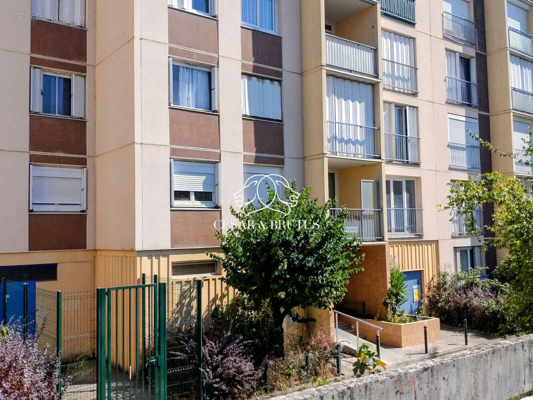 Appartement à VAULX-EN-VELIN