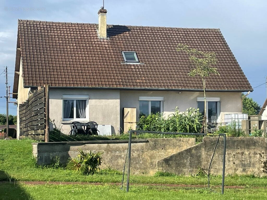 Maison à AUTHON-DU-PERCHE