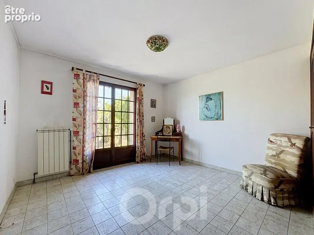 Maison individuelle à fort potentiel sur la commune de Roquebrune Sur Argens dans le Var  – Volume, jardin & projet à façonner ! - photo 10