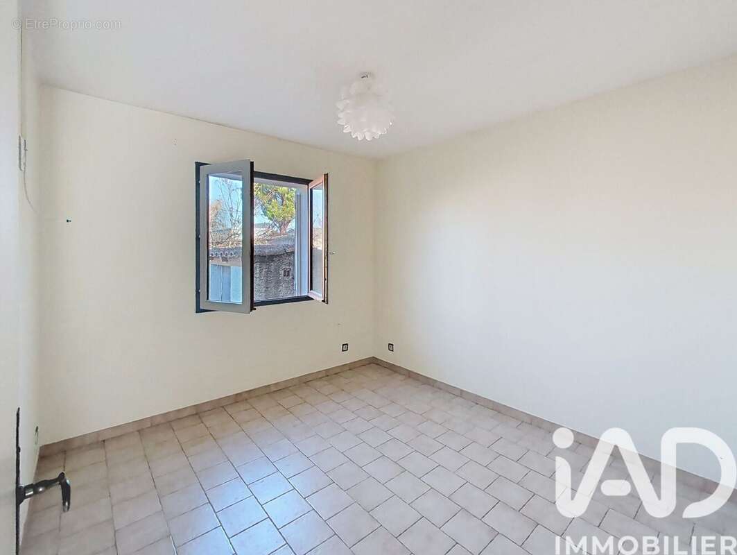 Photo 9 - Maison à ENTRAIGUES-SUR-LA-SORGUE