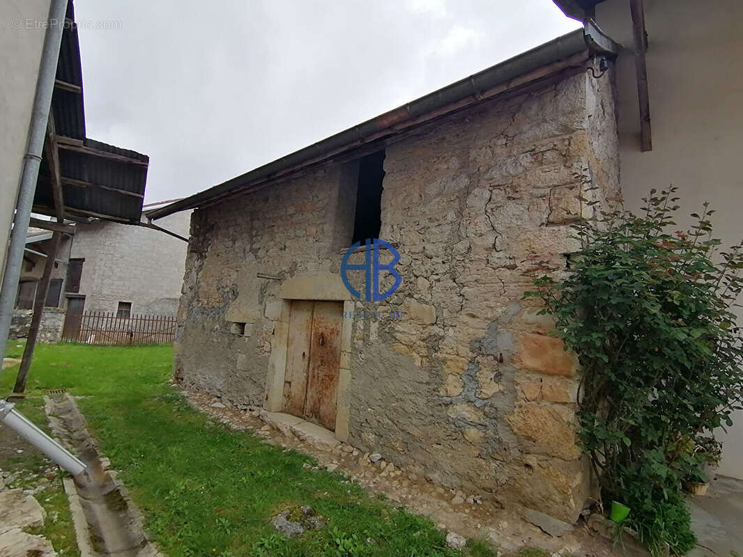 Autre à CEYZERIEU