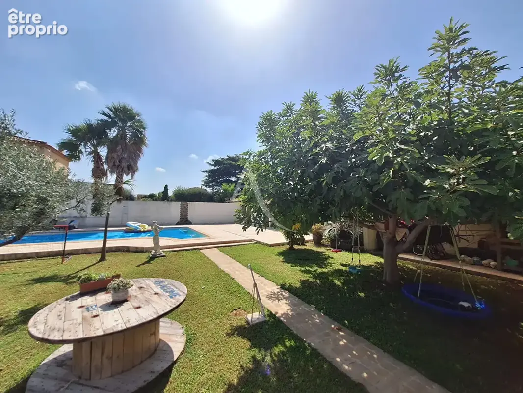 À vendre ? maison traditionnelle avec piscine, jardin et garage - photo 9