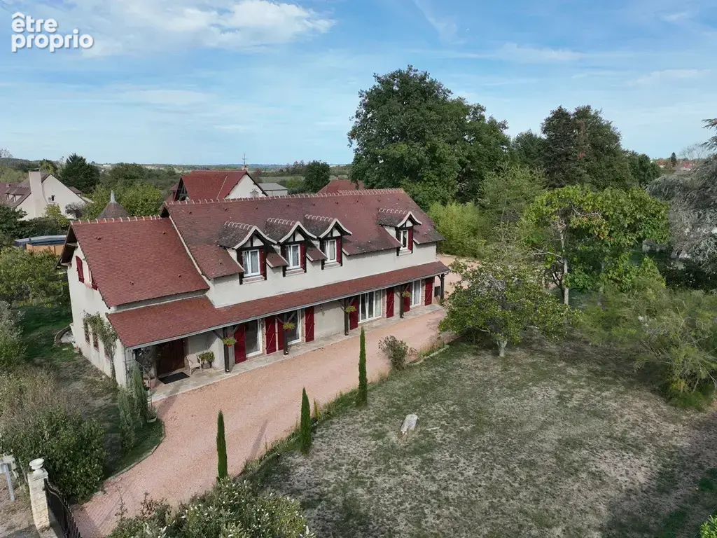 Propriété de 220m2 avec garage et piscine - photo 1