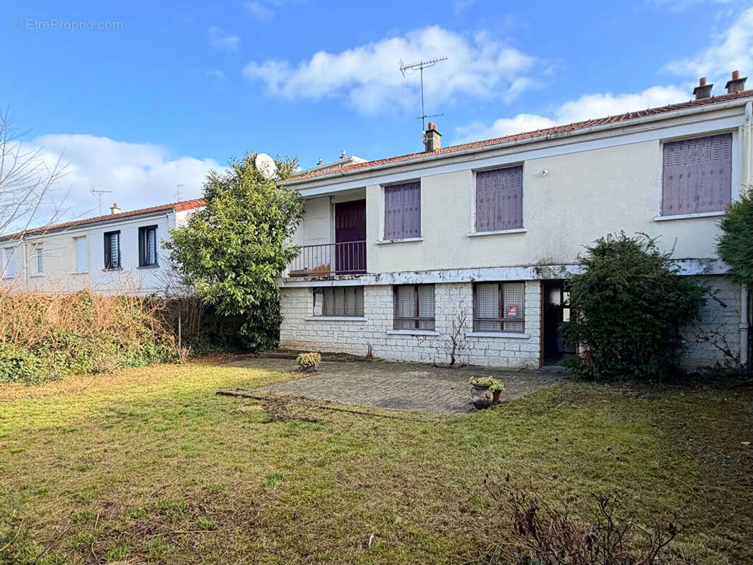 Maison à SARTROUVILLE