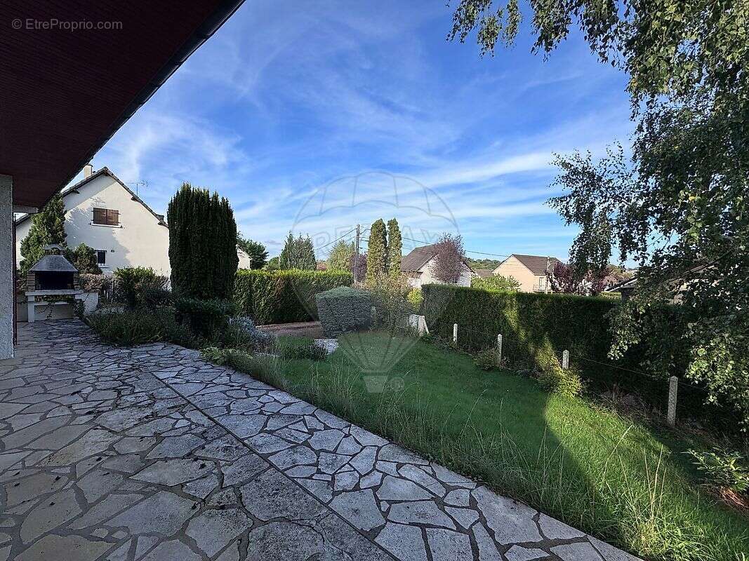 Maison à COULANGES-LES-NEVERS