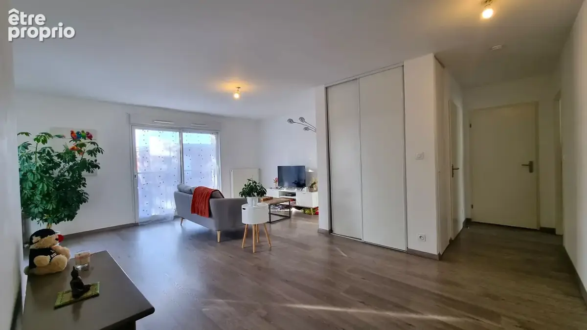 SAUTRON Bourg- Beau T3 lumineux de 67m² avec terrasse et 2 stationnements sécurisés - photo 2
