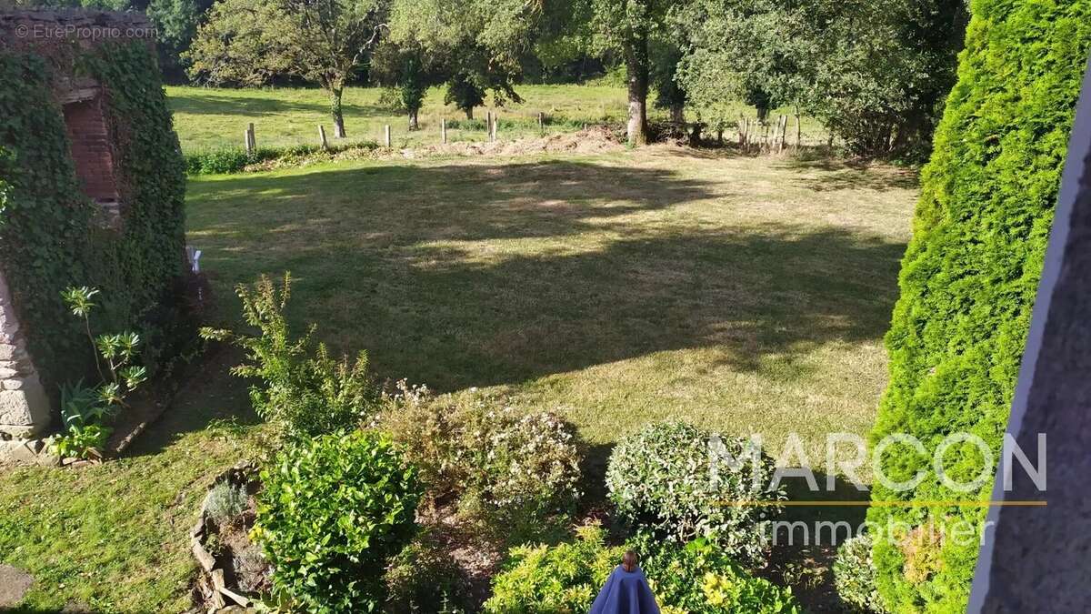 Maison à MAISON-FEYNE