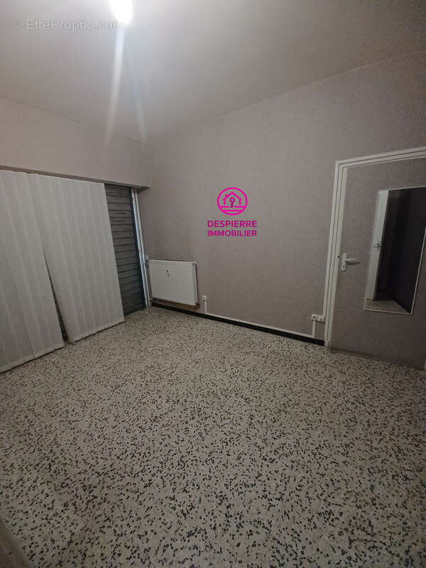 Commerce à ROUSSILLON