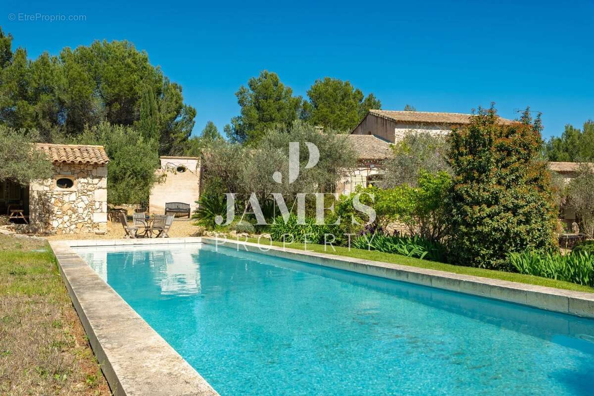 Maison à MAUSSANE-LES-ALPILLES
