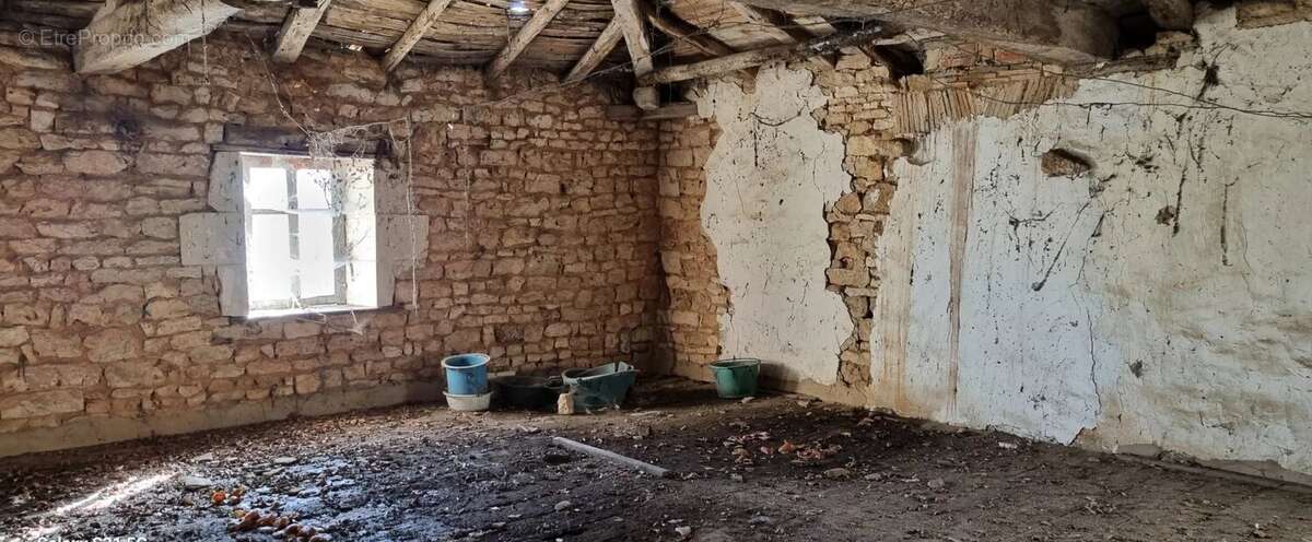 Maison de village à rénover avec ancien magasin - photo 13