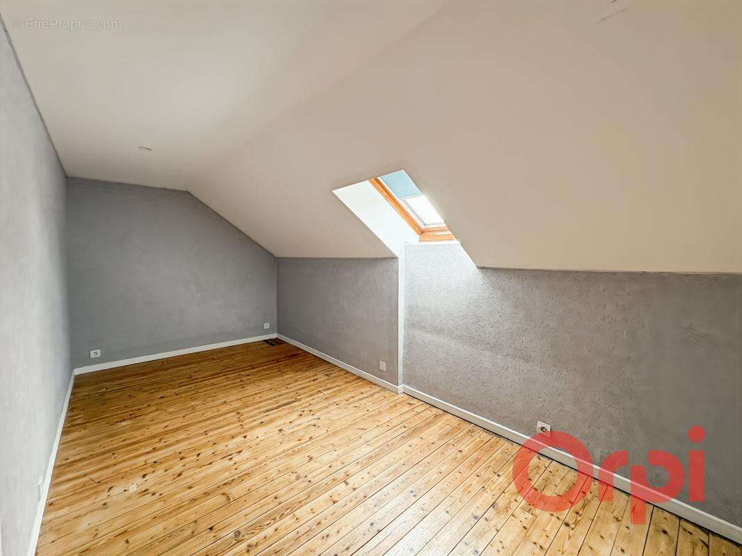 Maison à LA GUERCHE-SUR-L'AUBOIS