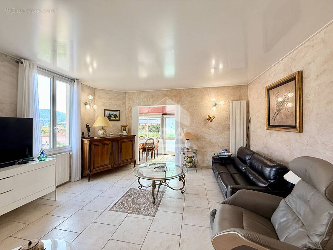 Appartement à LE CANNET