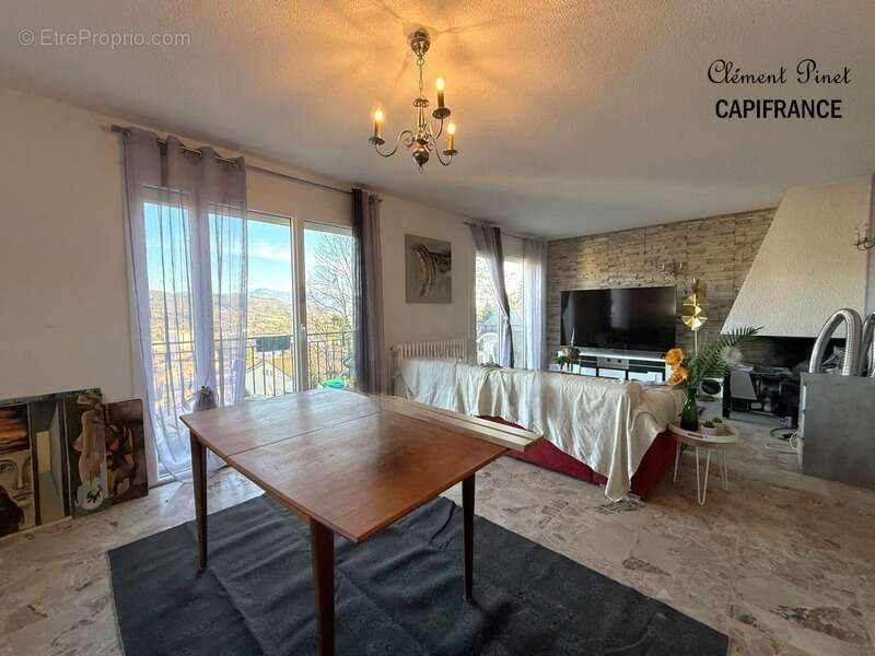 Maison avec fort potentiel à Gap Sud – 156 m², jardin, garage et vue dégagée - photo 6